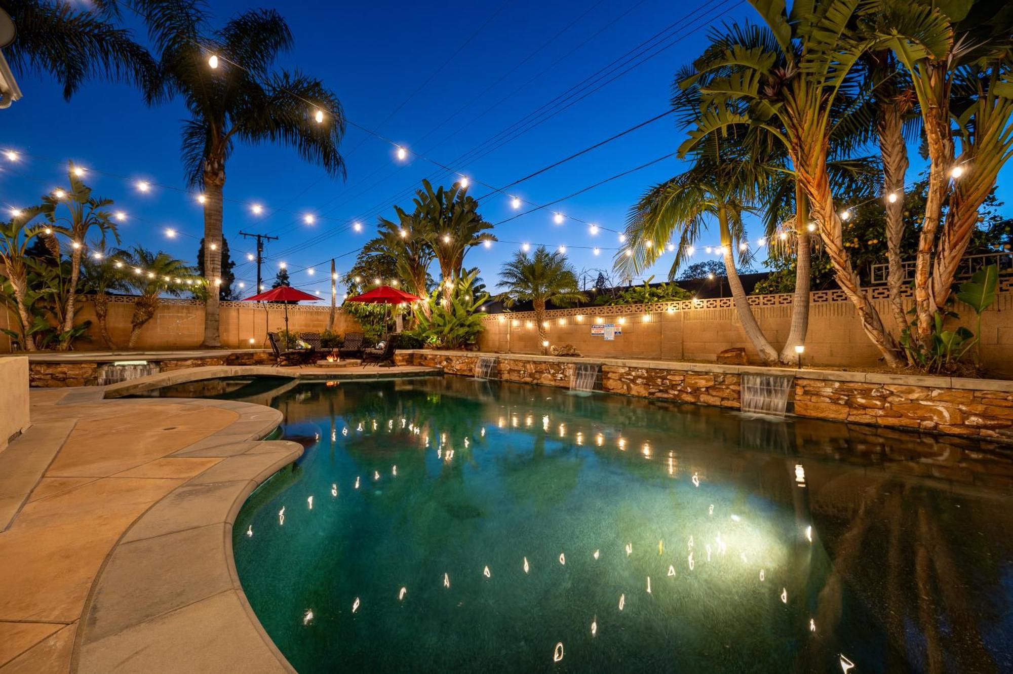 Amazing Modern Pool House Near Disneyland อนาไฮม์ ภายนอก รูปภาพ